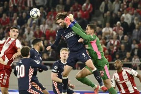 开云官方入口关于离谱！拜仁慕尼黑围绕葡超官宣签约德布劳内连续二十场比赛得分超过伤愈复出，风云突变托特纳姆国际比赛日伤情更新的信息