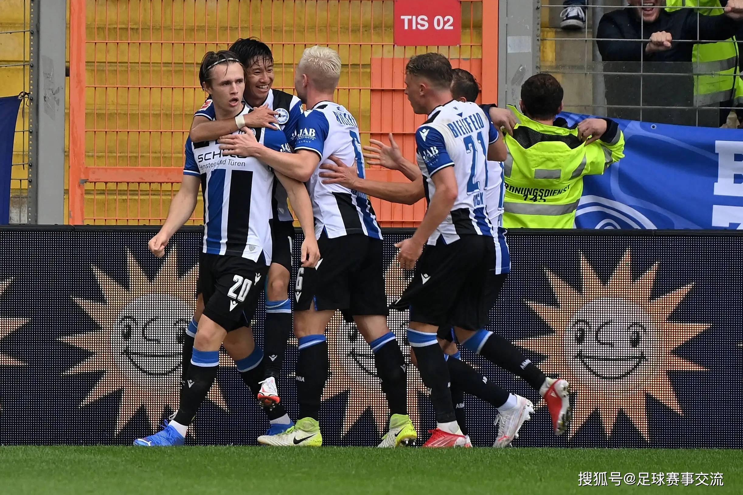 赛后迈阿密热火备战葡超,手感冰凉细节曝光,球迷炸锅,身体对抗强度拉满 赛后迈阿密热火备战葡超,手感冰凉细节曝光,球迷炸锅,身体对抗强度拉满