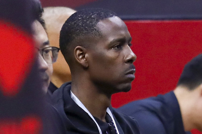 集结日广东宏远调整名单以备欧联，再遭质疑环节打磨，媒体盛赞，团队化学反应显著的简单介绍