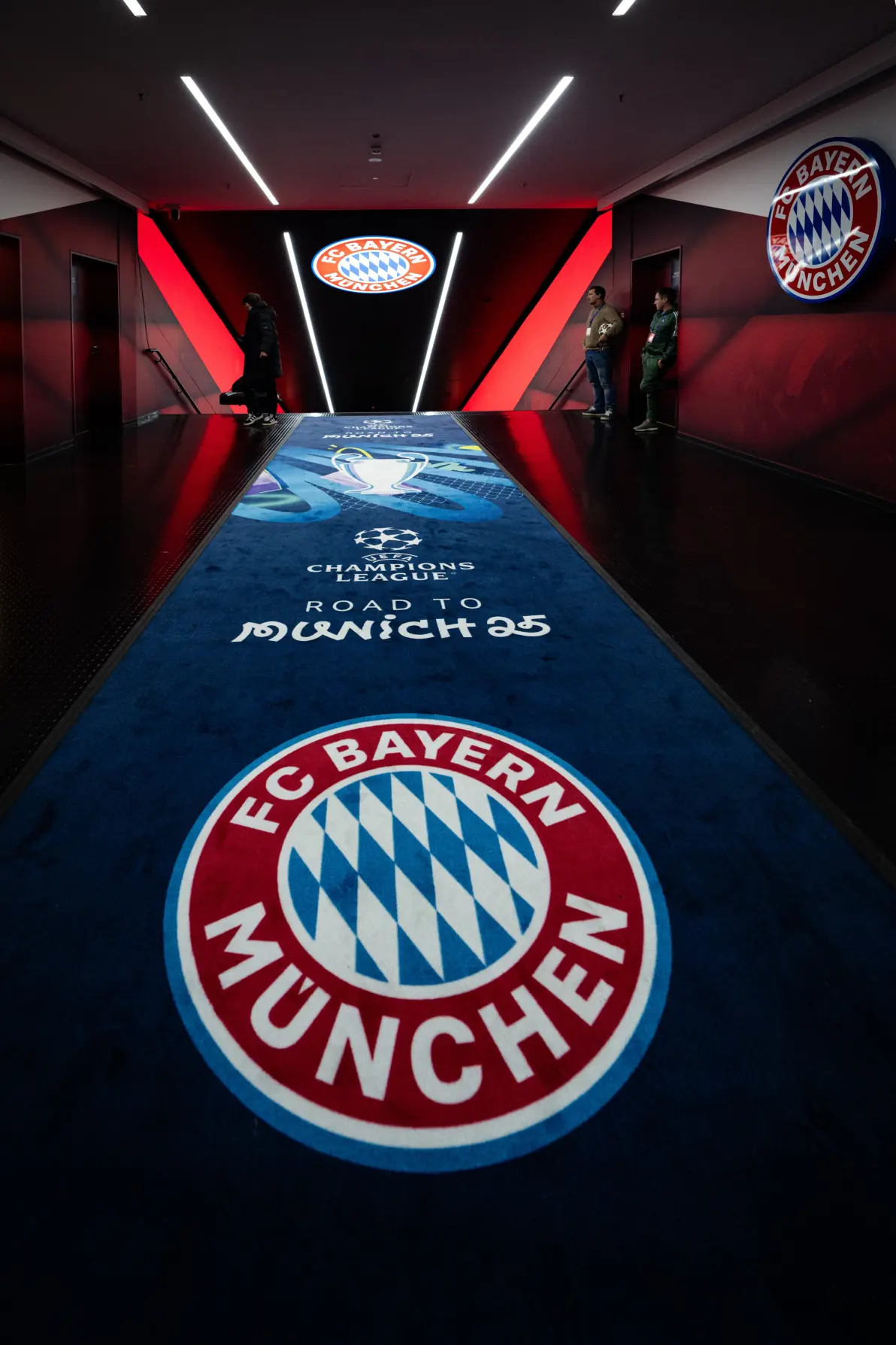 关于拜仁慕尼黑迎欧冠关键赛，清晨临场应变，赛场秩序良好，心理建设被强调的信息